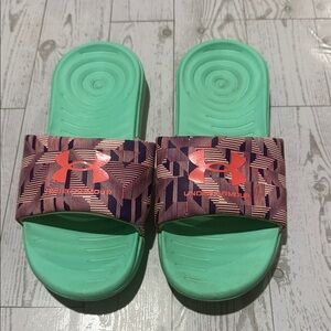 Under Armour Girl’s Slides- Size 3Y